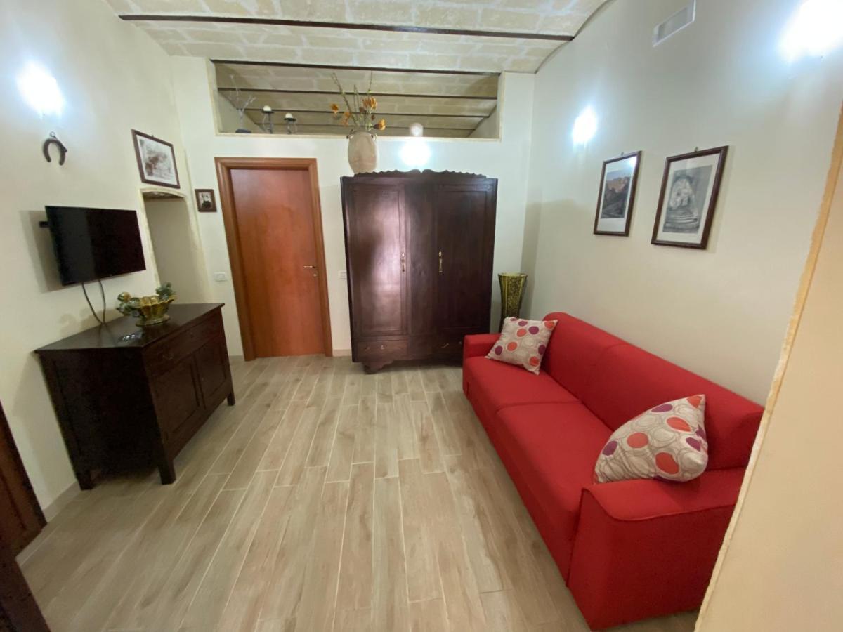 Casa Vacanze Cosma มาเตรา ภายนอก รูปภาพ