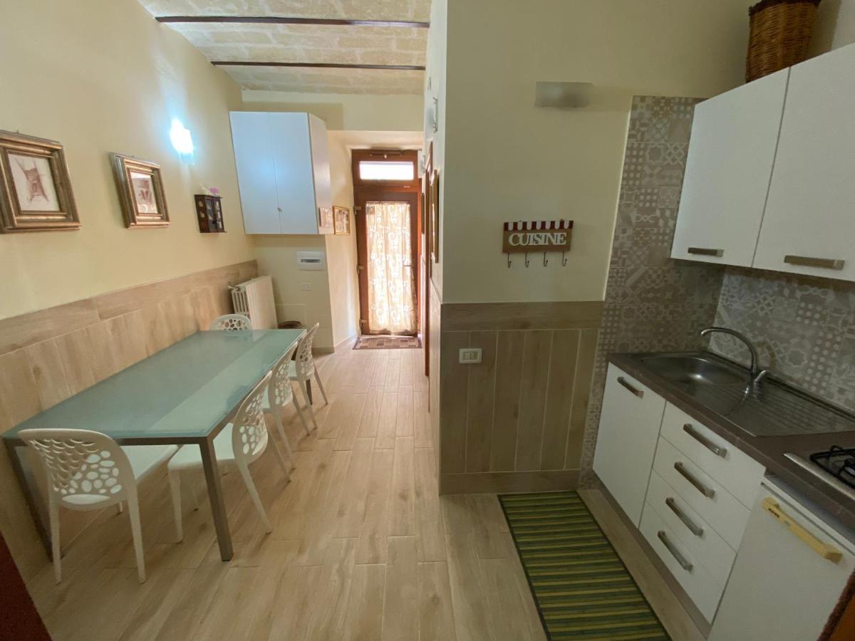 Casa Vacanze Cosma มาเตรา ภายนอก รูปภาพ
